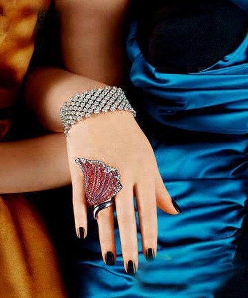 Hands-Profile-DP-Pictures-for-Girls